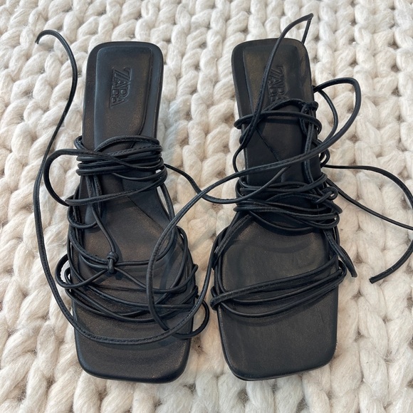 Heeled Strappy Leather Sandals Black Size 5 - Picture 3 of 9